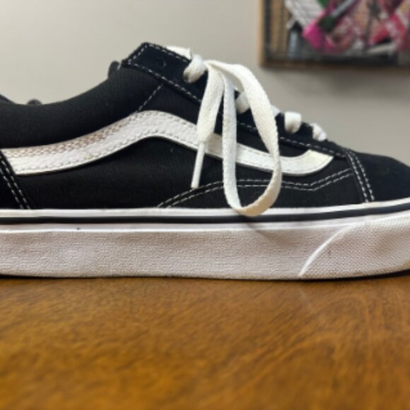 Black Old Skool Vans Low Top Womens: 7.5  Mens: 6.0 - Picture 3 of 14